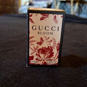 Gucci Bloom Eau de Parfum - Red and Black